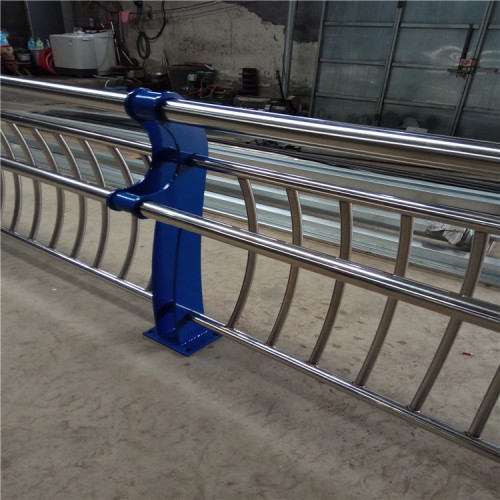 不銹鋼復(fù)合管欄桿