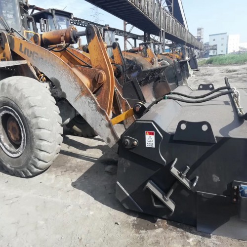 裝載機(jī)清掃車 裝載機(jī)清掃機(jī) 裝載機(jī)掃地機(jī)