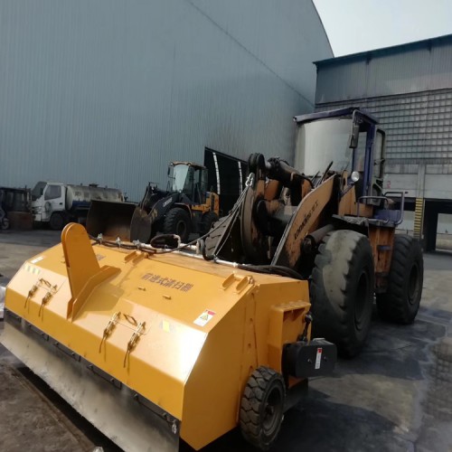 30鏟車改掃路機 928 930 938鏟車改掃路機專業(yè)改裝