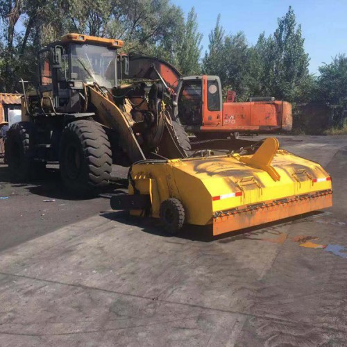 裝載機(jī)改清掃器