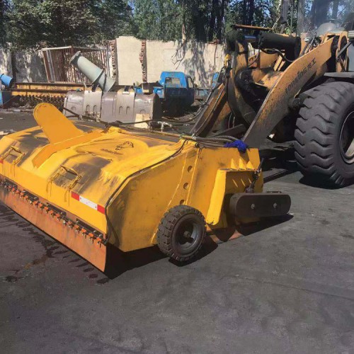 裝載機(jī)加清掃 50裝載機(jī)清掃