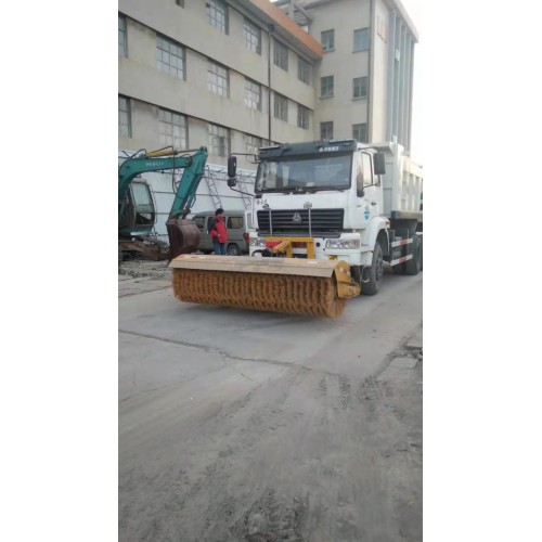 鏟車除雪設(shè)備 冬季除冰雪設(shè)備 機(jī)械化除冰雪