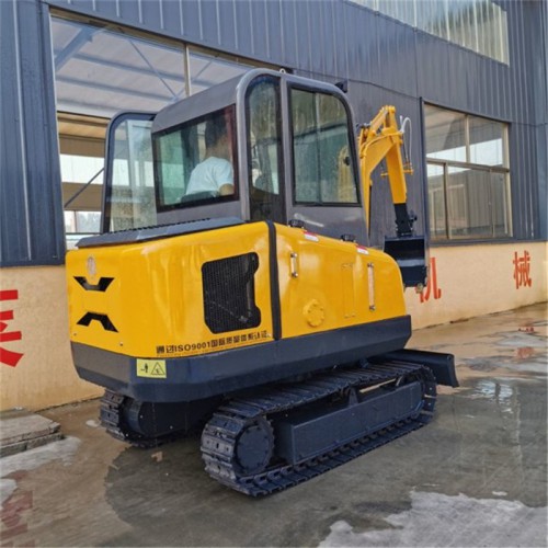 長治鋼履帶挖掘機(jī) 帶駕駛室挖掘機(jī) 小挖機(jī)廠家雪