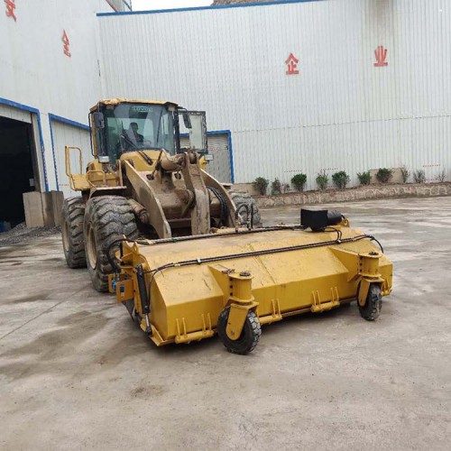 裝載機(jī)配封閉式清掃器 清掃收集煤渣 裝載機(jī)清掃車