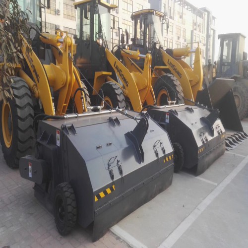 市政道路清掃車 無塵噴霧 快速清掃設(shè)備 廢料收集掃路車