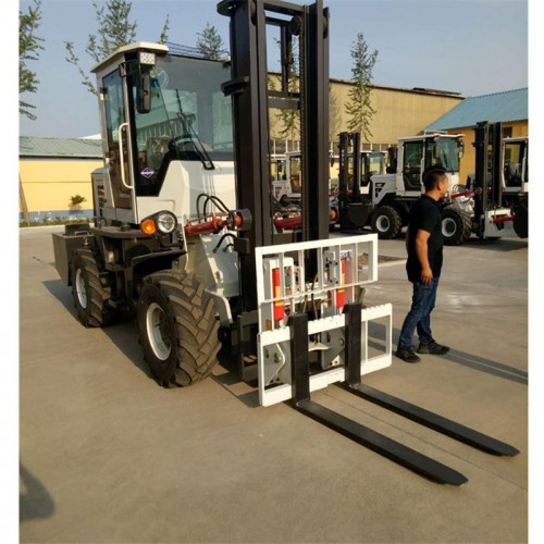 壽陽(yáng)縣帶側(cè)翻叉車裝車四驅(qū)叉車2級(jí)門架買一贈(zèng)三英