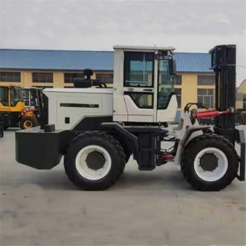 大家看看這越野叉車防滑叉車值不值這錢英