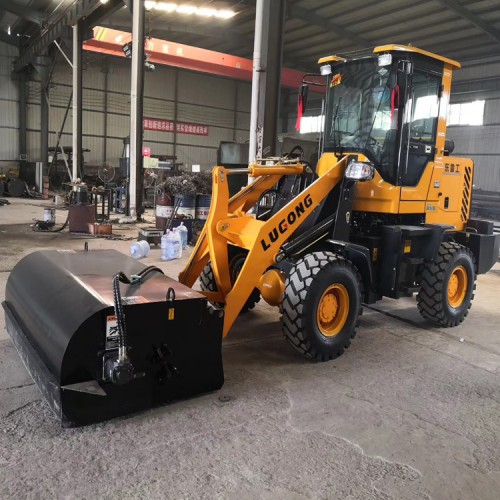 舊鏟車(chē)加裝清掃器 鏟車(chē)清掃器 裝載機(jī)改裝前置掃地機(jī)