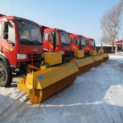 裝載機加滾刷除雪 鏟車配除雪滾刷 裝載機改裝除雪設備