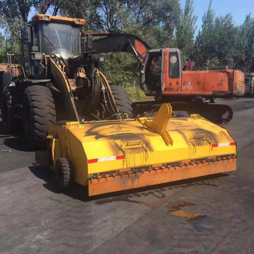 裝載機(jī)清掃車(chē) 小型裝載機(jī)清掃器 定制鏟車(chē)清掃器 改裝清掃器