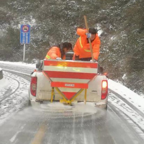 撒鹽機 車載式快速融雪撒布機 路面融雪撒鹽機