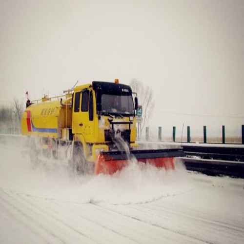 多功能灑水車加裝除雪鏟 裝載機拋雪機公司