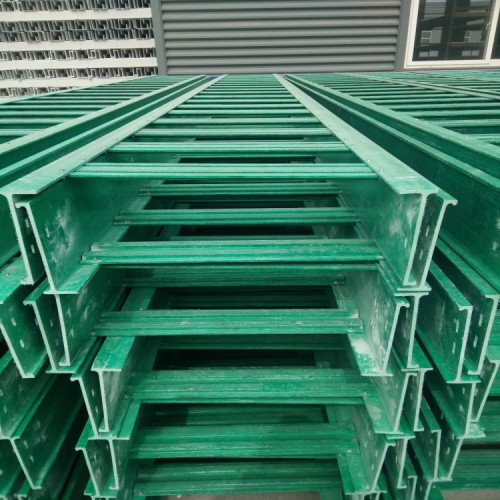 現貨供應梯式玻璃鋼電纜橋架生產廠家