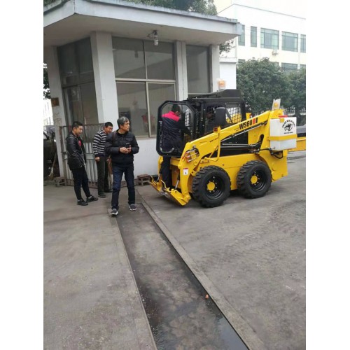 常林50裝載機改裝 裝載機清掃路面價格 國產滑移裝載機