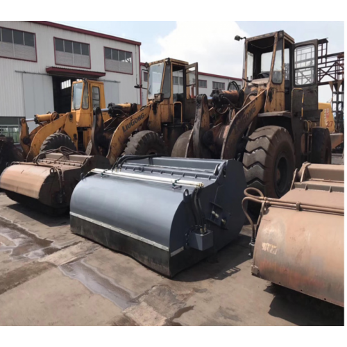 山貓清掃車-928掃路裝置-鏟車裝清掃批發(fā)-滑移裝載機(jī)-清掃