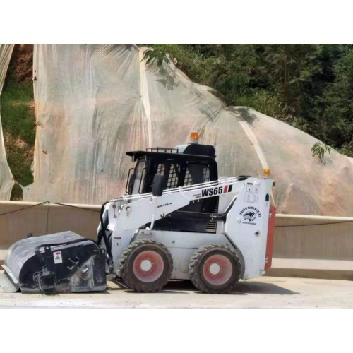 泰亨狼獾滑移掃地機 福威狼獾WS65滑移裝載機 清掃 掃地機