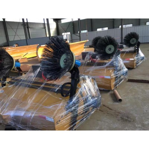 910鏟車(chē)清掃 50裝載機(jī)掃地 裝載機(jī)清掃 鏟車(chē)掃路廠家直銷(xiāo)