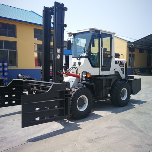 水泥板叉車  廠家直銷 裝車四驅叉車 萊豐 定制廠家