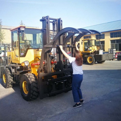 越野軟包  廠家直銷 抱夾叉車 萊豐 越野叉車 規(guī)格排量齊全