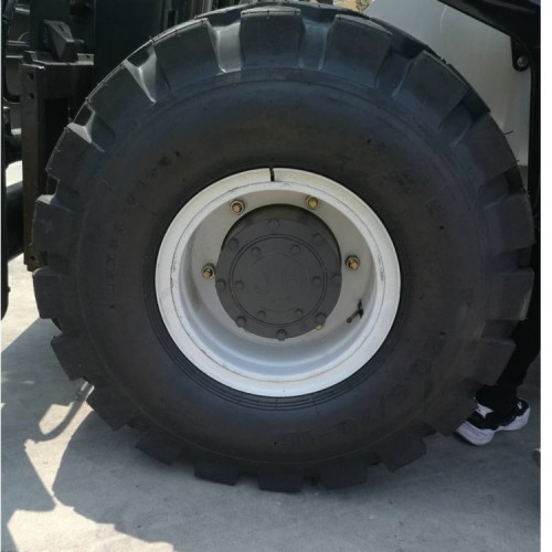 越野軟包  廠家供應 多級門架叉車 萊豐 越野叉車 高品質