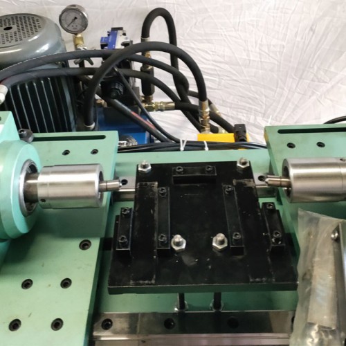 廠家專業定制電視掛架有縫管翻邊臥式對鉚機  油壓多頭旋鉚機