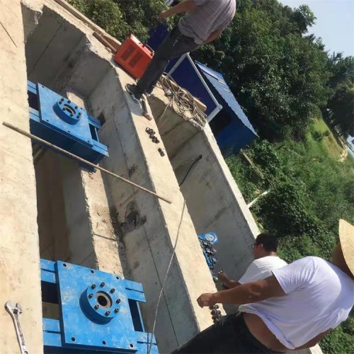 海鷹堰門 液動(dòng)下開式堰門 定制限流閘門 閘上溢流 防止倒灌