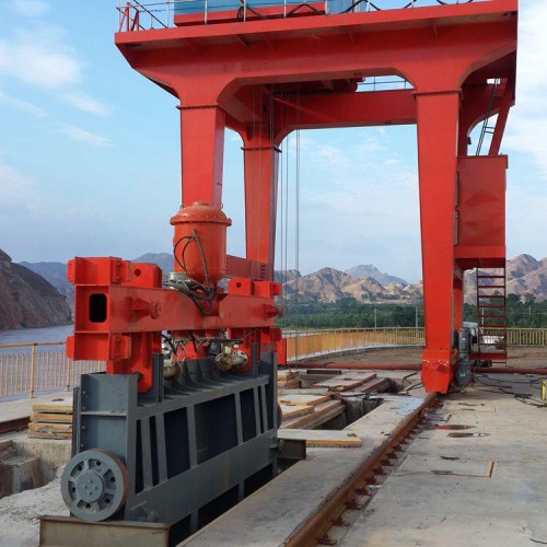 海鷹卷?yè)P(yáng)啟式閉機(jī) QPM系列門式卷?yè)P(yáng)啟閉機(jī) 多功能閘門啟閉機(jī)