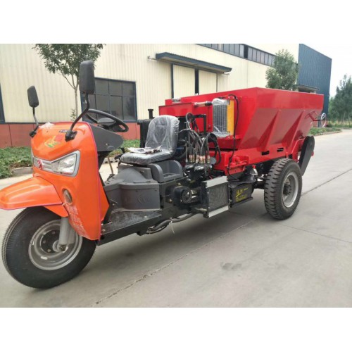 河南黑龍江大棚三輪自走撒糞機(jī)撒肥機(jī)  廠家直銷