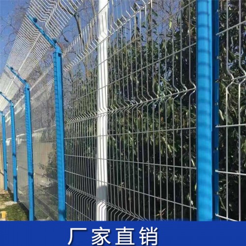 桃型柱護欄網 三角折彎鐵絲網圍欄