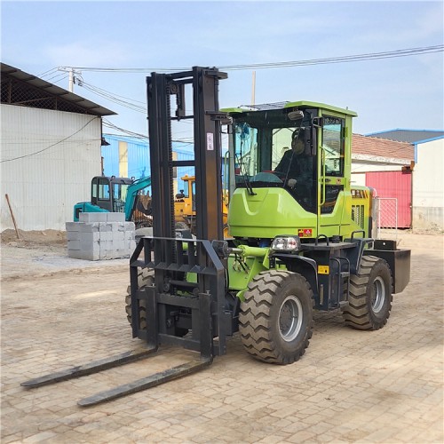 3-5噸越野叉車 四驅(qū)高底盤叉車廠家