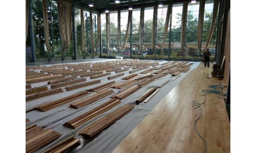 鐵一中學體育館現場鋪裝案例 (2)