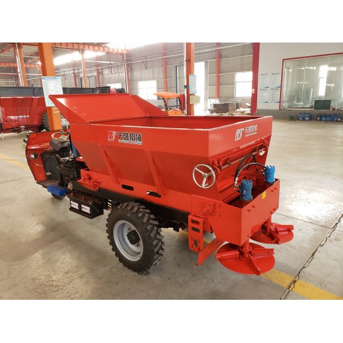 大型撒糞機(jī) 拋糞機(jī) 揚(yáng)糞車現(xiàn)貨廠家直供