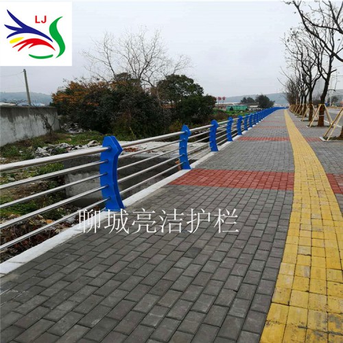 不銹鋼復(fù)合管 不銹鋼復(fù)合管廠家