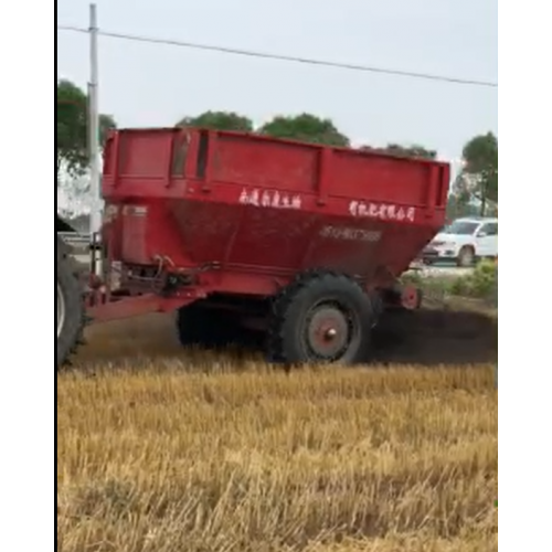 牛羊糞拋糞機 羊糞拋撒車 拋糞機廠家 旋轉(zhuǎn)撒糞機
