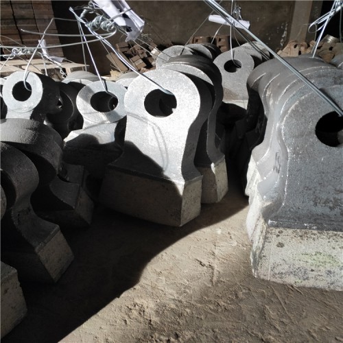 礦山錘式破碎機(jī)錘頭碎石機(jī)高錳鋼高鉻合金錘頭粉碎機(jī)制砂耐磨錘頭