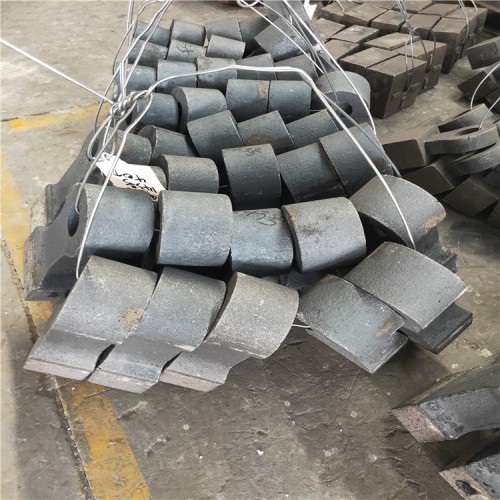 液壓開箱制砂機(jī)錘頭超耐磨立軸式制沙機(jī)錘頭高鉻合金耐磨板凳方錘