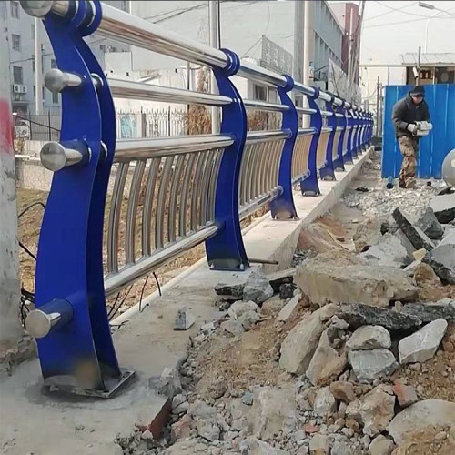 山東眾順直供不銹鋼碳素復(fù)合管