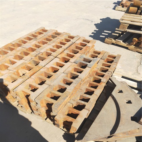 廠家定做高鉻合金錘頭高錳鋼合金甩錘高錳鋼方錘制砂機專用高鉻板