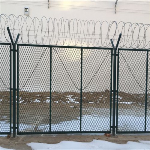 監(jiān)獄加高鋼網(wǎng)墻 防攀爬隔離網(wǎng) 不銹鋼刀刺網(wǎng) 熱鍍鋅金屬圍網(wǎng)