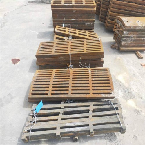 破碎機高錳鋼篩板襯板各種型號現貨供應 破碎機錘頭