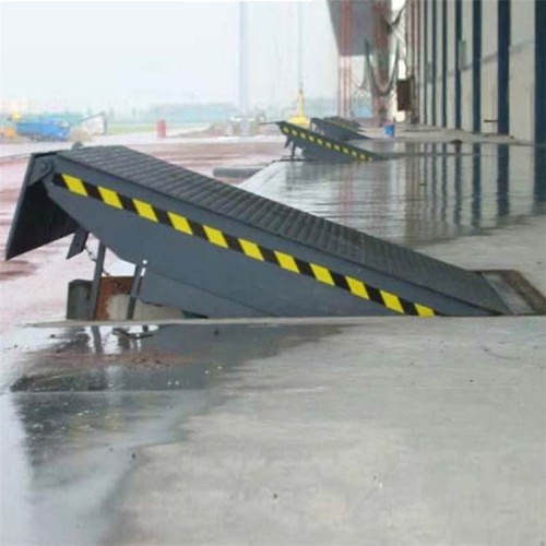 山東固定登車橋品牌  專業定制  鴻泰華豐