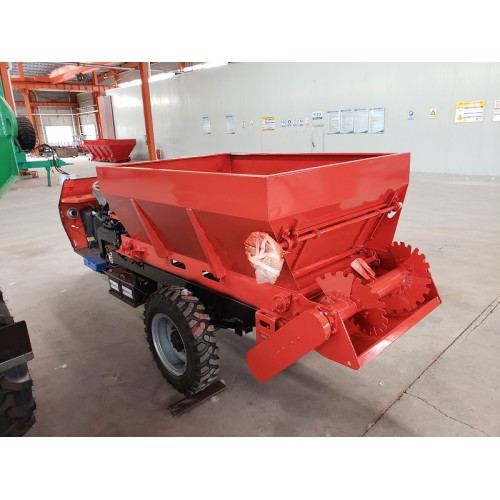 山東三輪撒糞車廠家直銷  哪里賣三輪散糞機 揚糞機