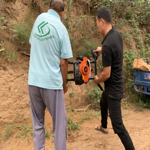 多功能護坡打洞機 斜坡打洞機挖坑過程