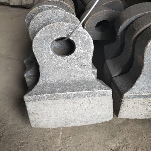 破碎機(jī)配件板錘高烙鋼板錘合金鋼錘頭方錘甩錘