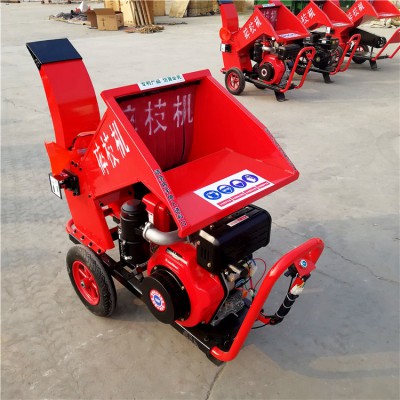 移動(dòng)碎枝機(jī) 大型臥式樹枝粉碎機(jī) 果園碎枝機(jī)