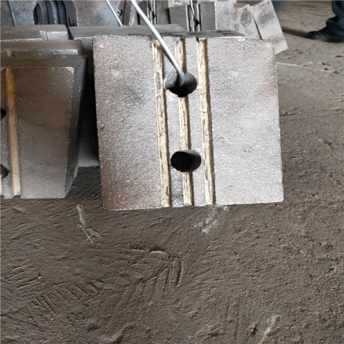 河南鄭州制砂機高鉻合金方錘專業(yè)定制廠家制砂機高鉻錘頭廠家