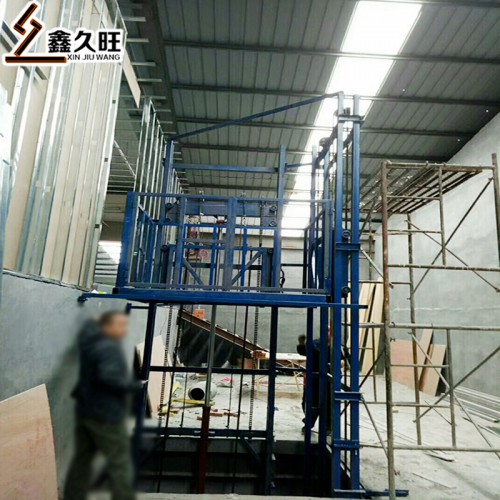 廠家直供小型防墜貨運(yùn)電梯 單軌雙軌提升機(jī)