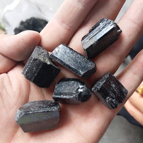 供應用于凈水濾芯托瑪琳球電氣石球電氣石規格可以定做量大價格優