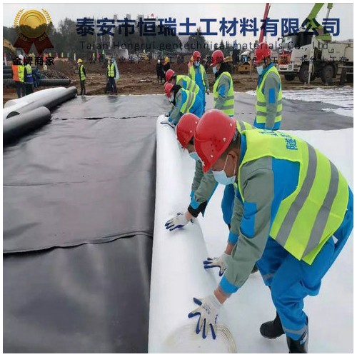 景觀湖鋪設土工膜