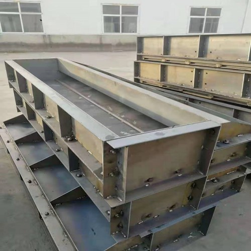 繁盛預(yù)制高鐵遮板模具 聲屏障遮板模具 遮板鋼模板型號